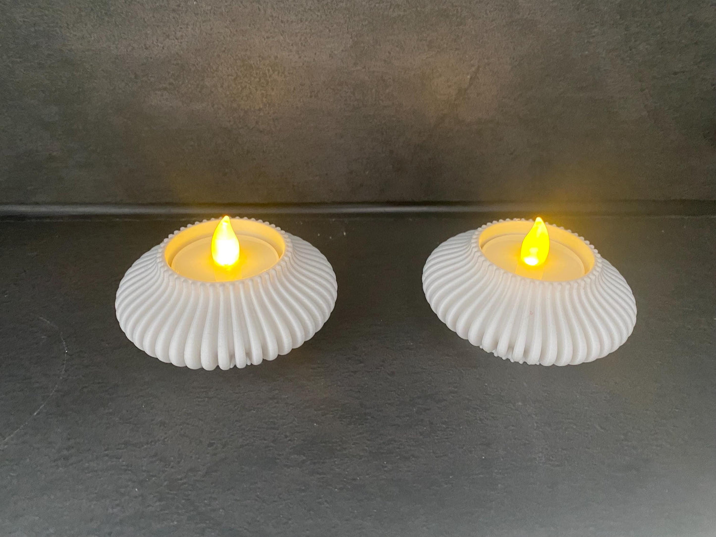 Moderner Teelichthalter aus 3D gedruckt aus PLA in eleganten Farbtönen - Funktionalität und Stil für eine gemütliche Wohnatmosphäre.