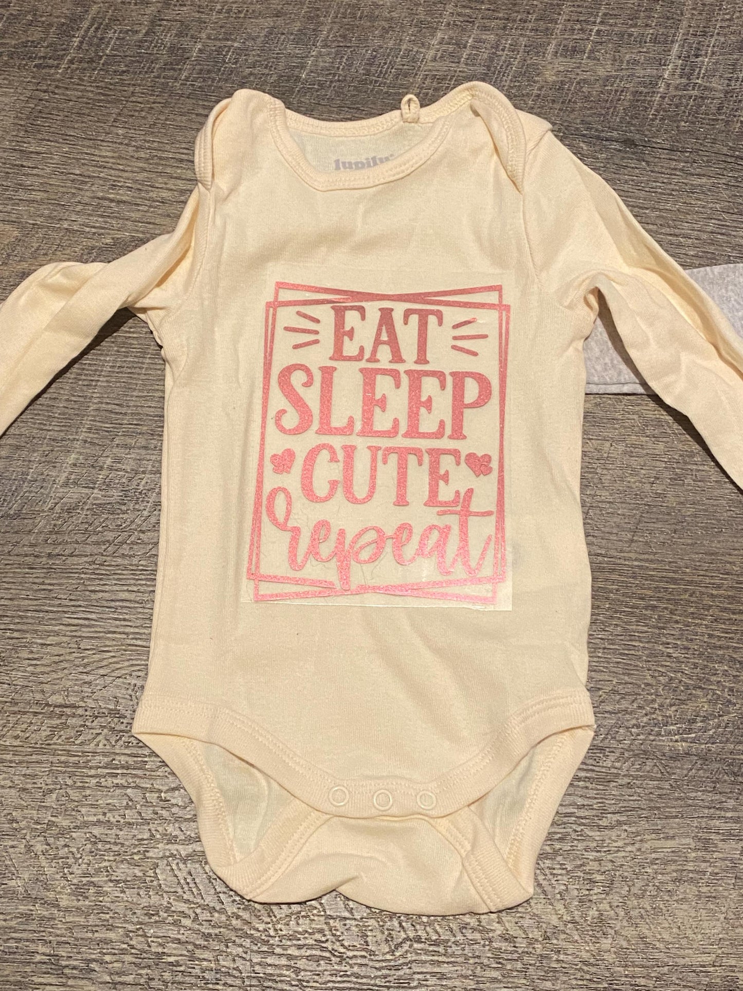 Bügelbild für Babybody Eat - sleep - cute - repeat Geschenk Babyparty