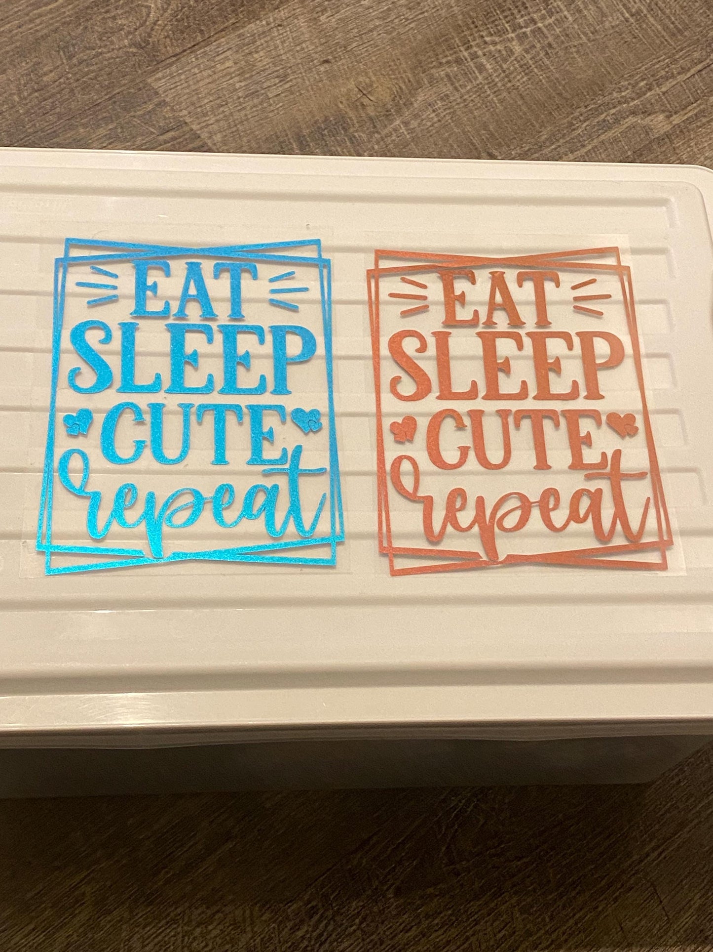 Bügelbild für Babybody Eat - sleep - cute - repeat Geschenk Babyparty