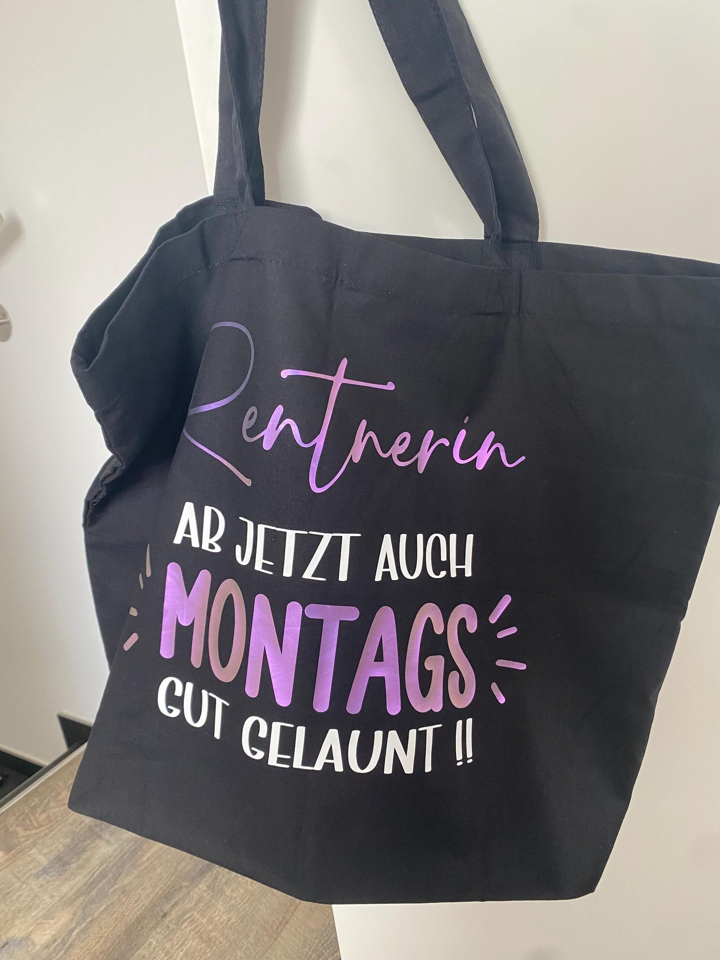 Personalisierter Jutebeutel für Rentnerin Geschenk zur Rente "Montags gut gelaunt" Einkaufstasche mit witzigem Spruch