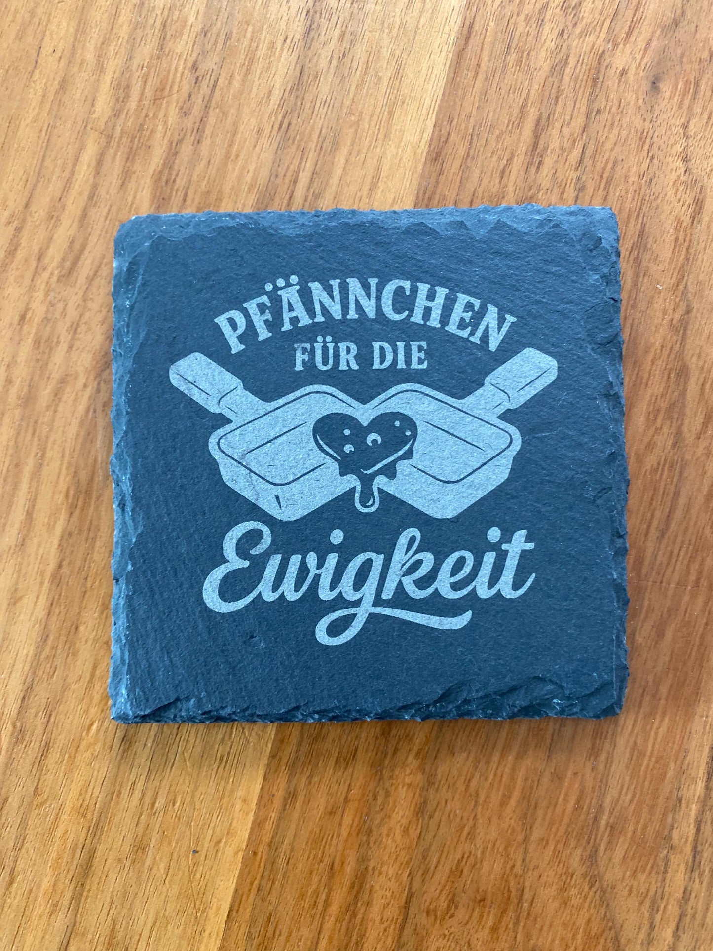Lustige Raclette Pfännchen - Untersetzer aus Schiefer – Gravur-Designs für Genießer