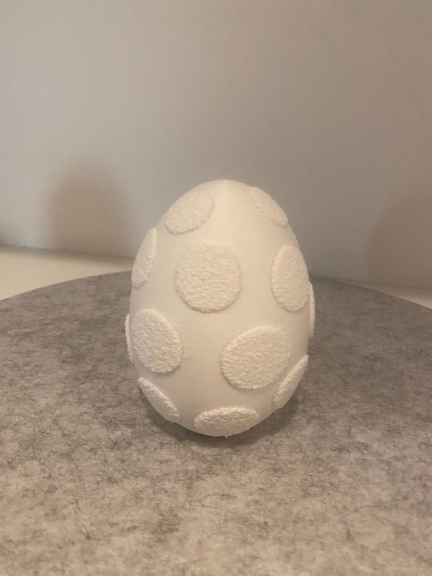 Osterdeko Ei gepunktet Ostern 3D Druck Japandi Modern stilvoll Fuzzy Osterei Eyecatcher