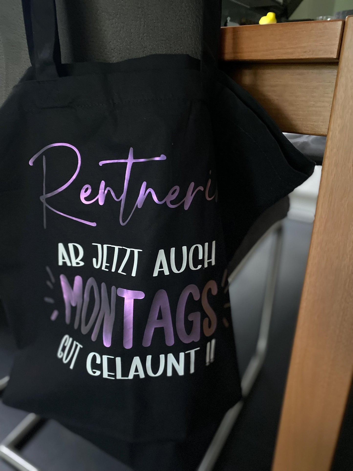 Personalisierter Jutebeutel für Rentnerin Geschenk zur Rente "Montags gut gelaunt" Einkaufstasche mit witzigem Spruch