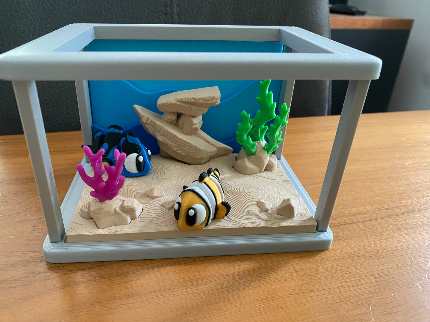 Bewegliche Tropischer Fisch – Süßes 3D-Druck-Spielzeug im „Findet Nemo“-Stil mit Aqarium