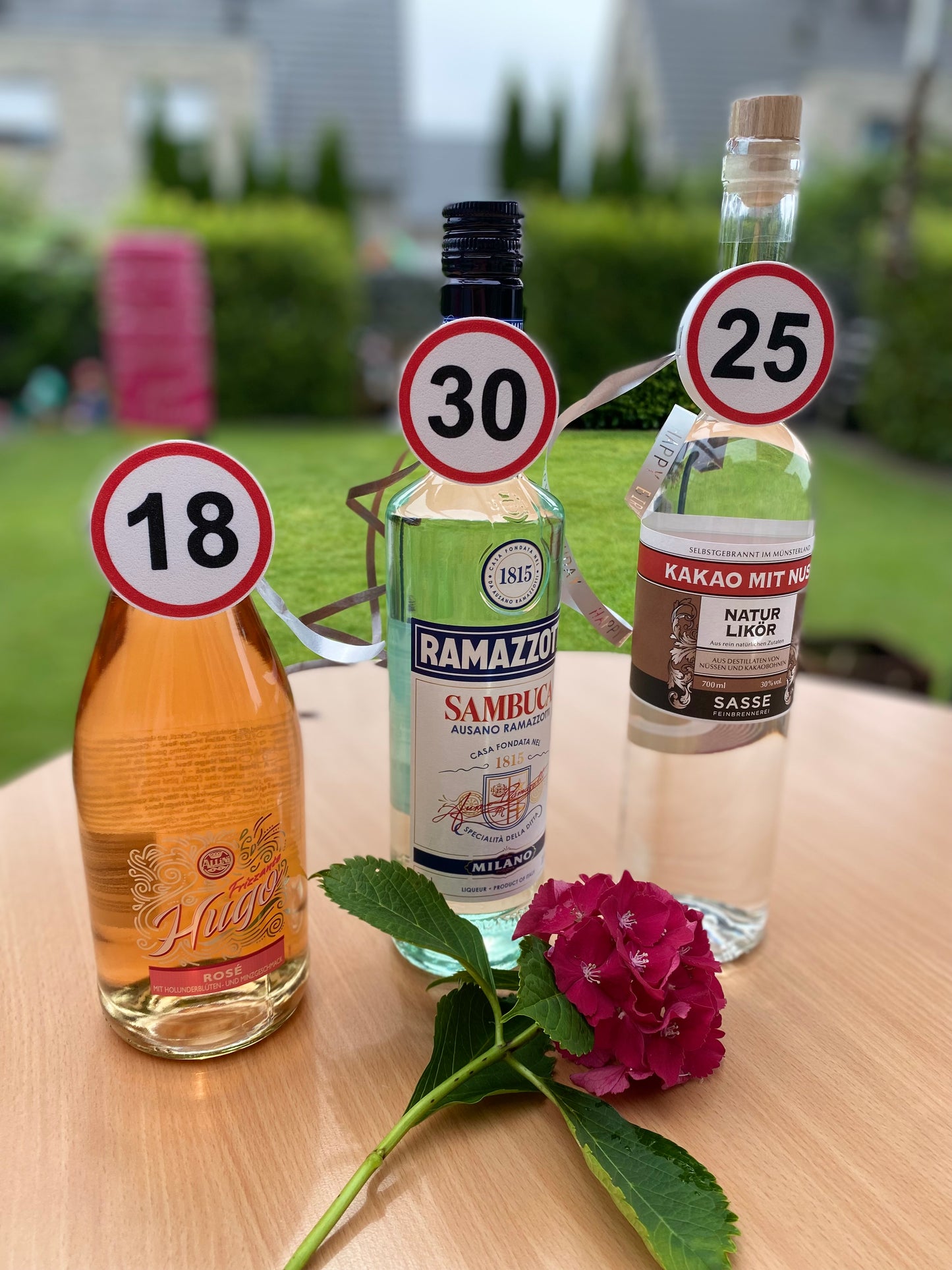 Flaschenanhänger zum Runden Geburtstag 3D gedruckt Oktagon mit Zahlen zum 18. Geburtstag