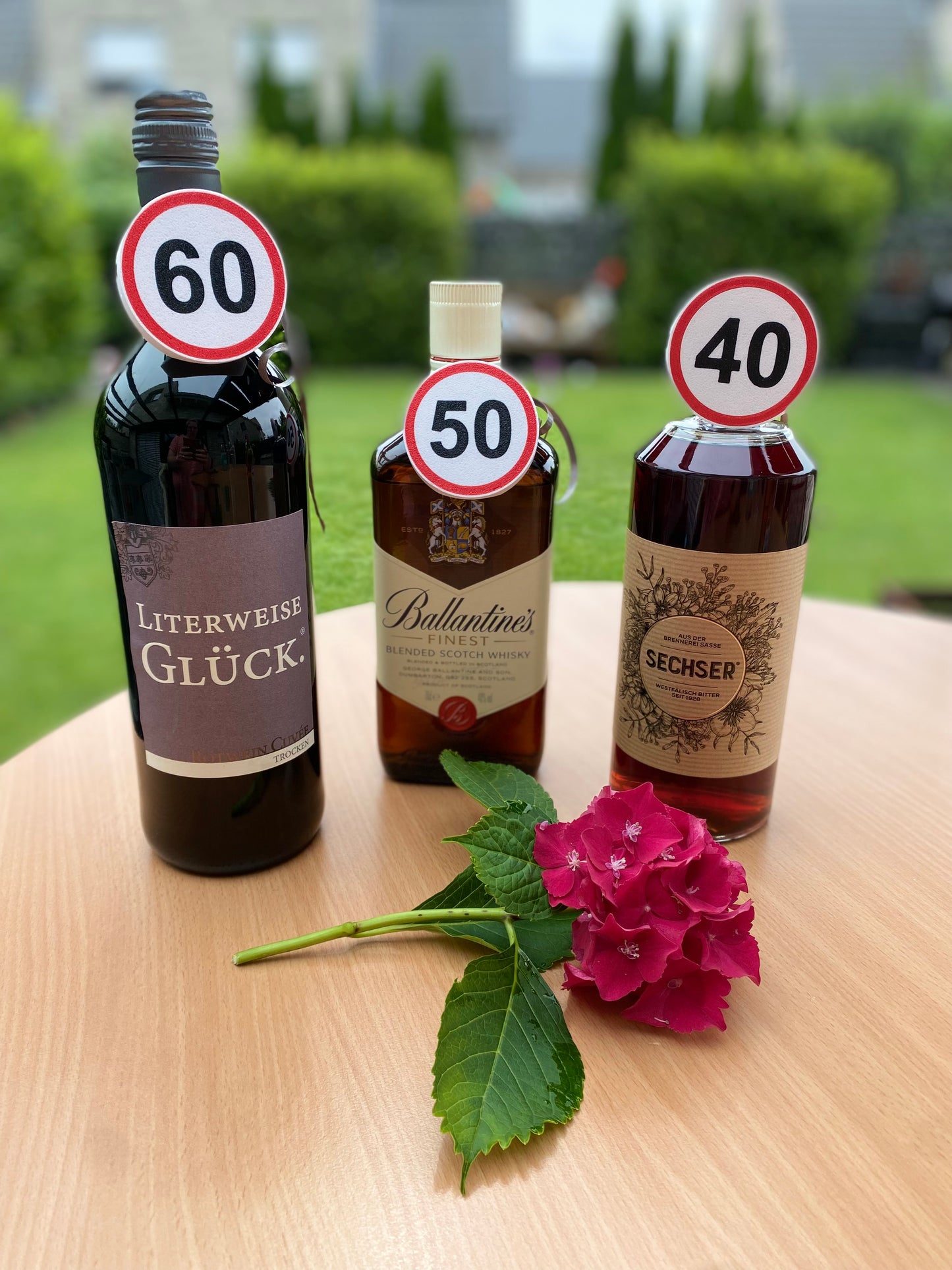 Flaschenanhänger zum Runden Geburtstag 3D gedruckt Oktagon mit Zahlen zum 18. Geburtstag