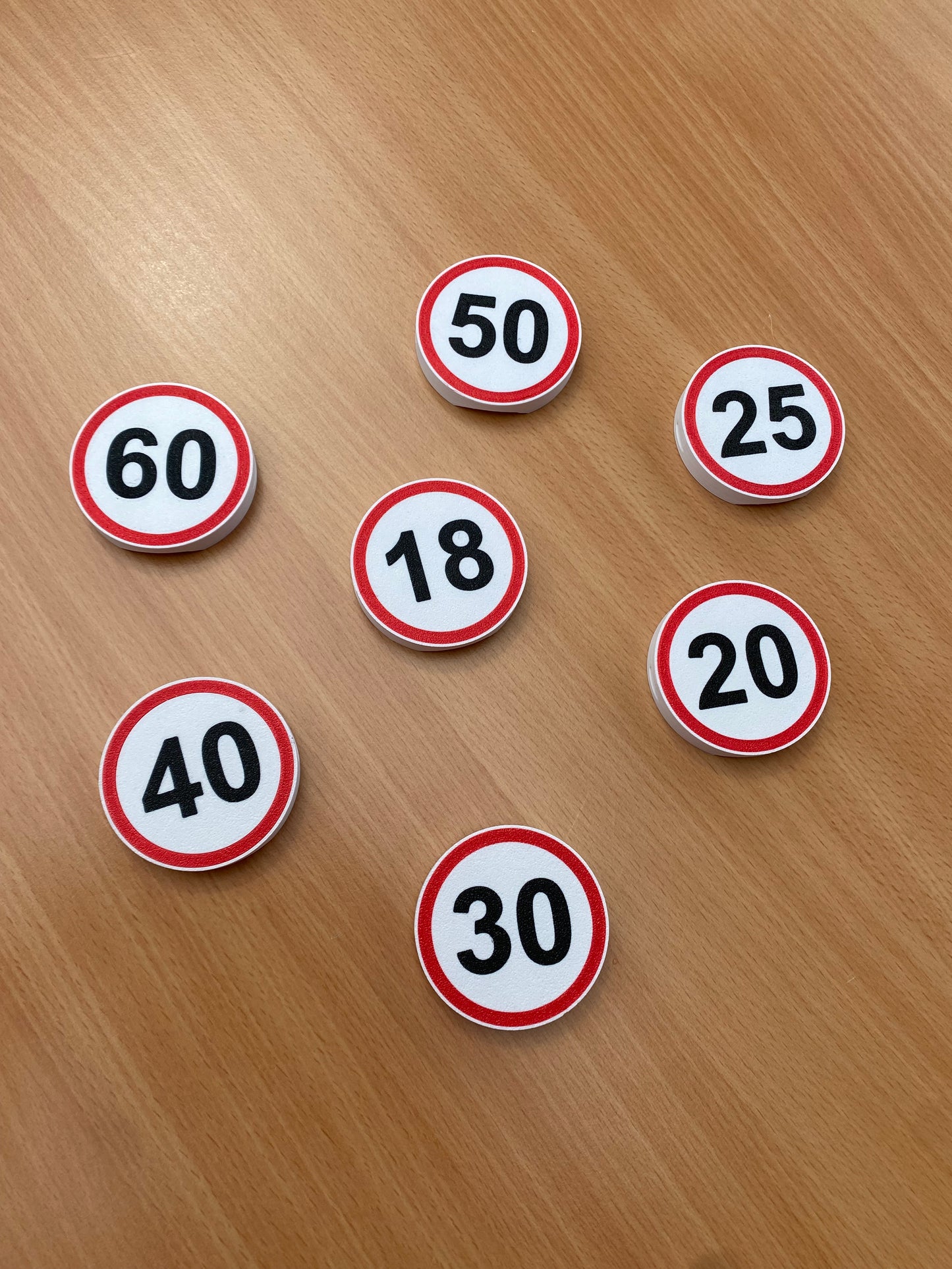 Flaschenanhänger zum Runden Geburtstag 3D gedruckt Oktagon mit Zahlen zum 18. Geburtstag
