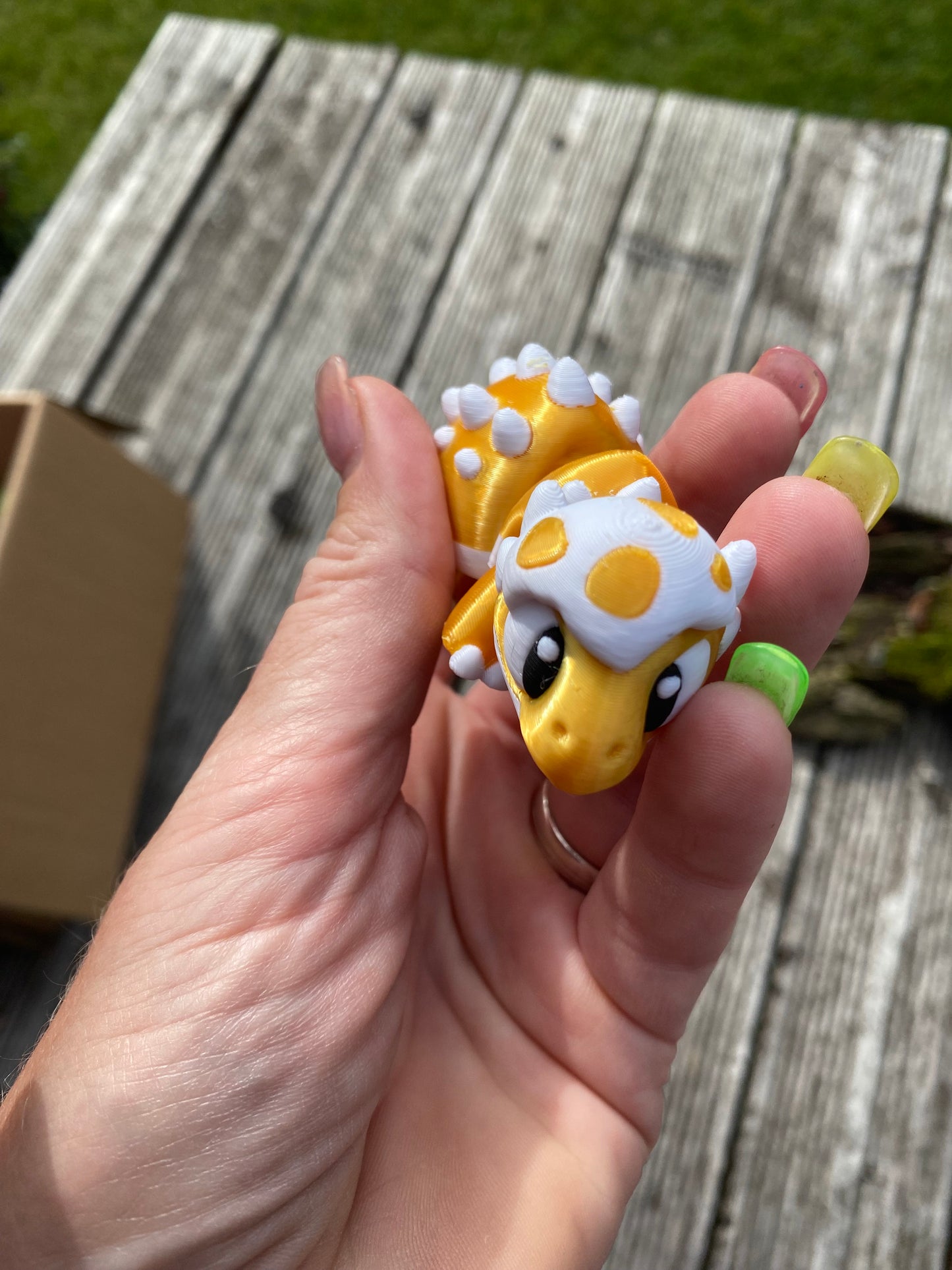 Bewegliche Dino Baby mit Eierschale – 3D-gedruckte Dinosaurierfiguren in verschiedenen Designs Sammlerfiguren