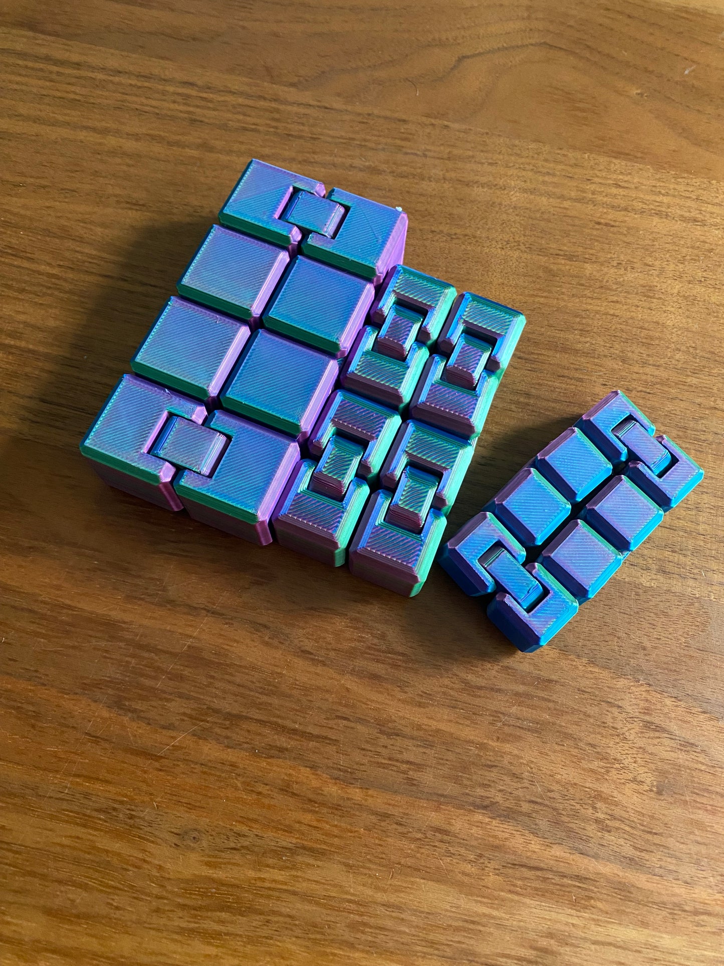 Infinity Würfel beweglich | Infinity Cube | Anti-Stress | Fidget | Spinner | 3D Deko | Geduldsspiel | Motorik Spielzeug