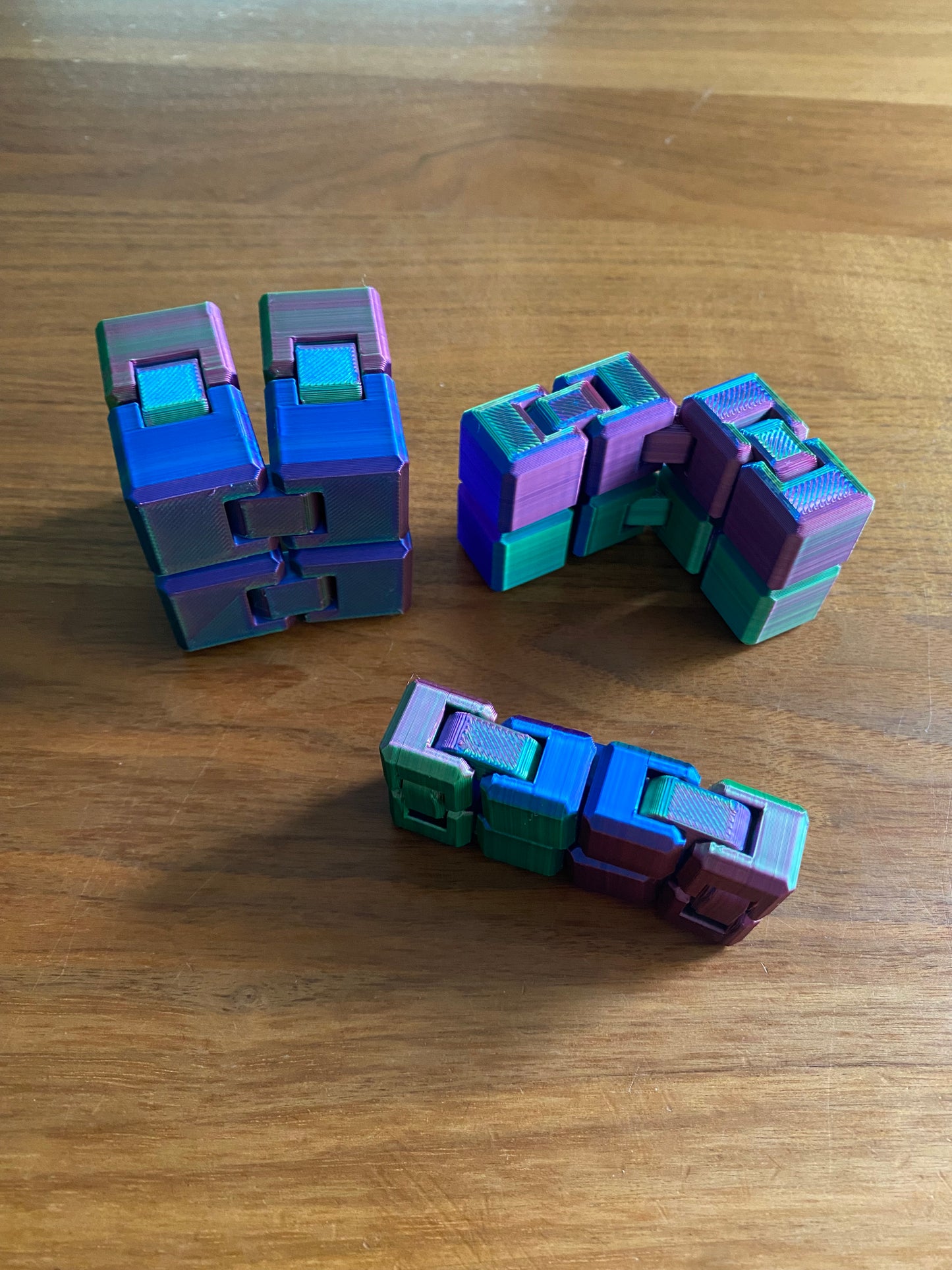 Infinity Würfel beweglich | Infinity Cube | Anti-Stress | Fidget | Spinner | 3D Deko | Geduldsspiel | Motorik Spielzeug