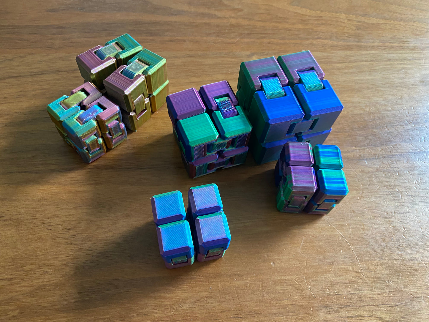 Infinity Würfel beweglich | Infinity Cube | Anti-Stress | Fidget | Spinner | 3D Deko | Geduldsspiel | Motorik Spielzeug
