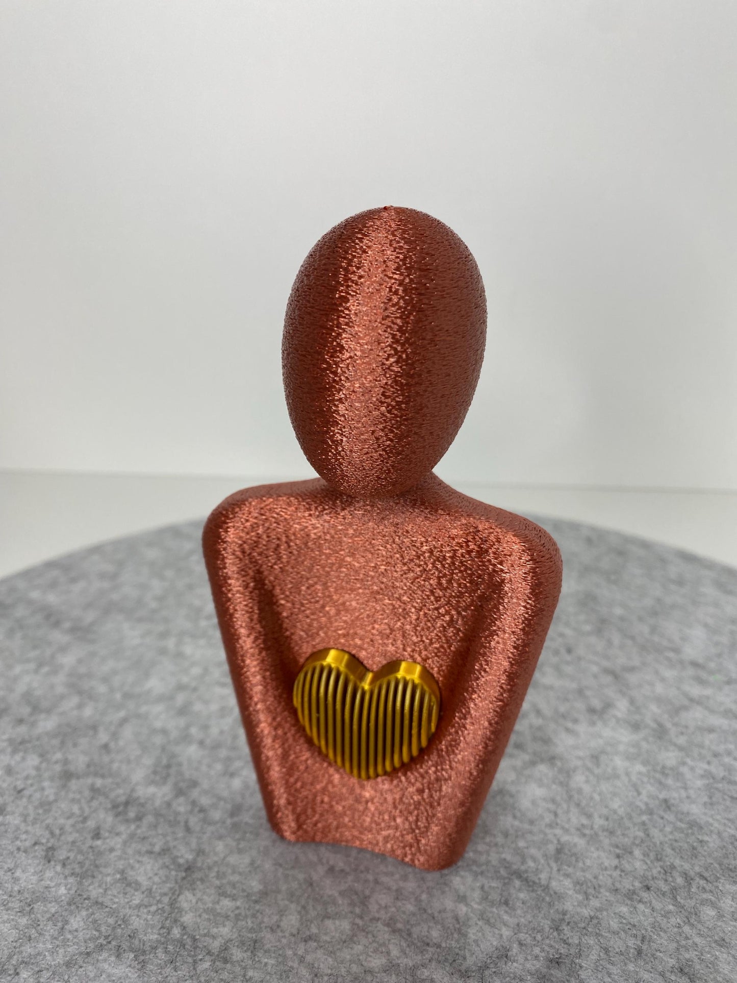 3D-Druck Skulptur mit Herz aus PLA | Geschenk für Mama | Muttertag Figur | Nachhaltige Deko | Handgemachte Herz-Skulptur modern