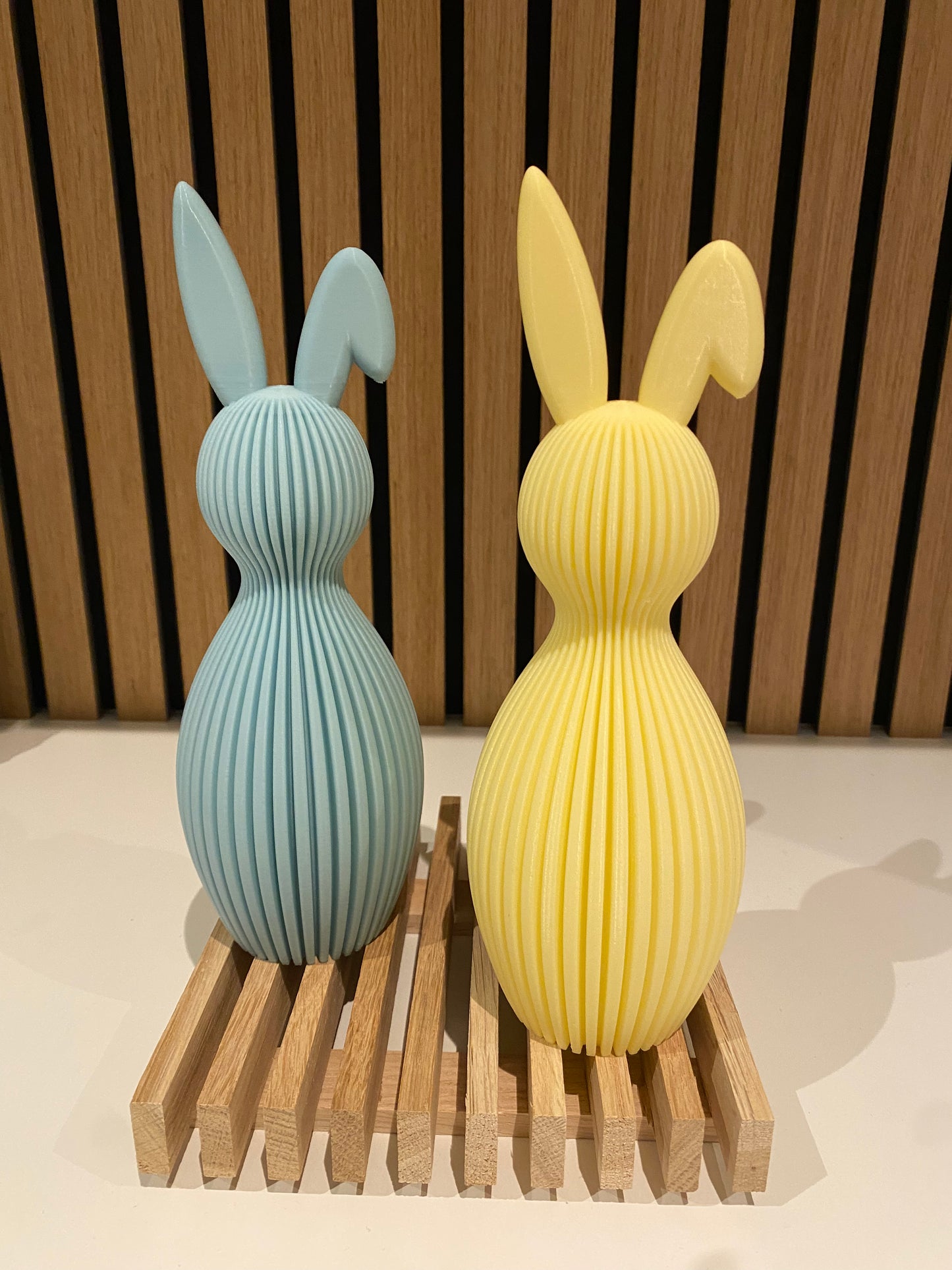 Osterhase mit kleinen Knickohr Ohr - tolle Osterdeko in zwei Größen