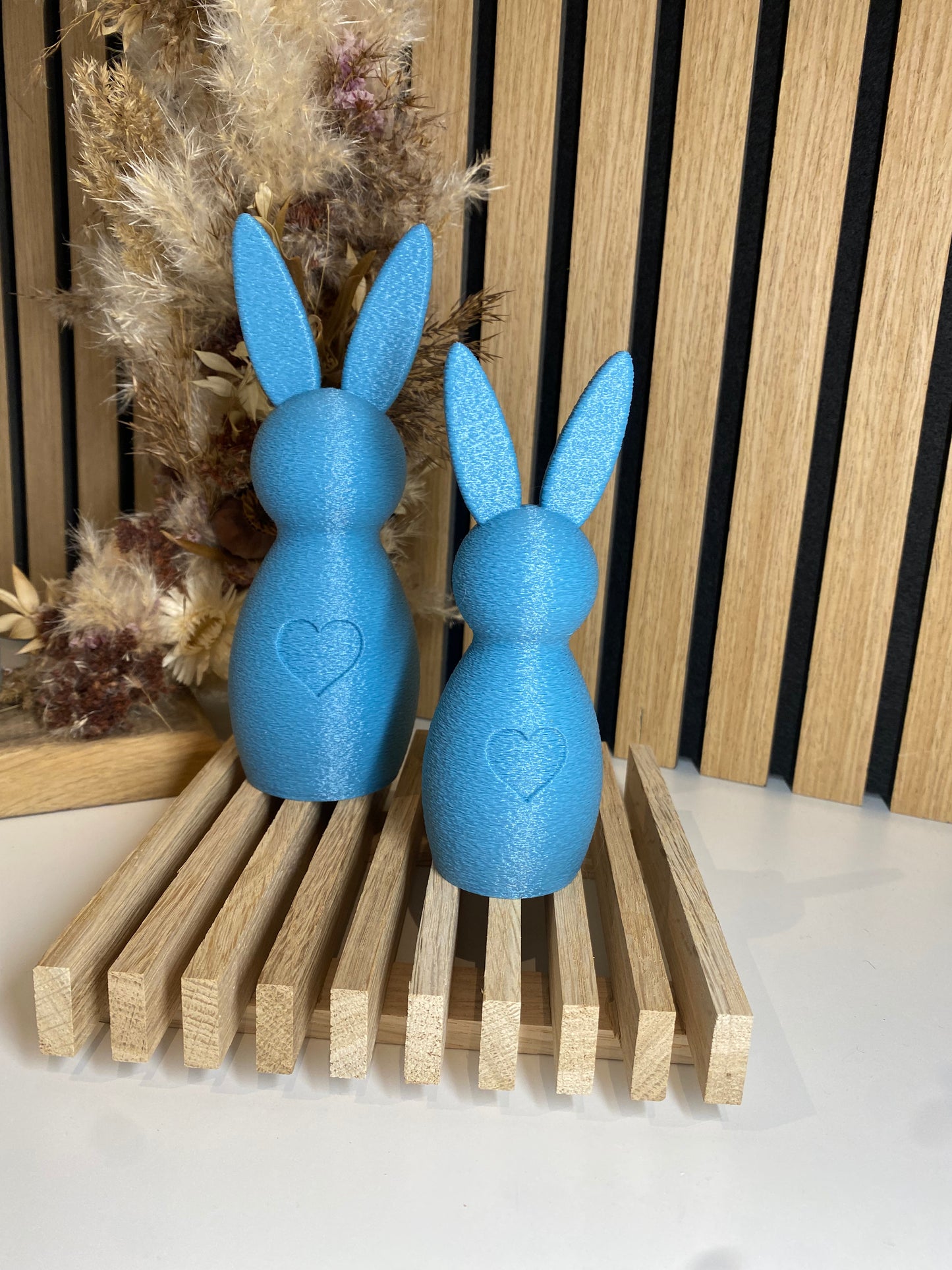 Moderner Osterhase mit Herz - tolle Osterdeko in zwei Größen