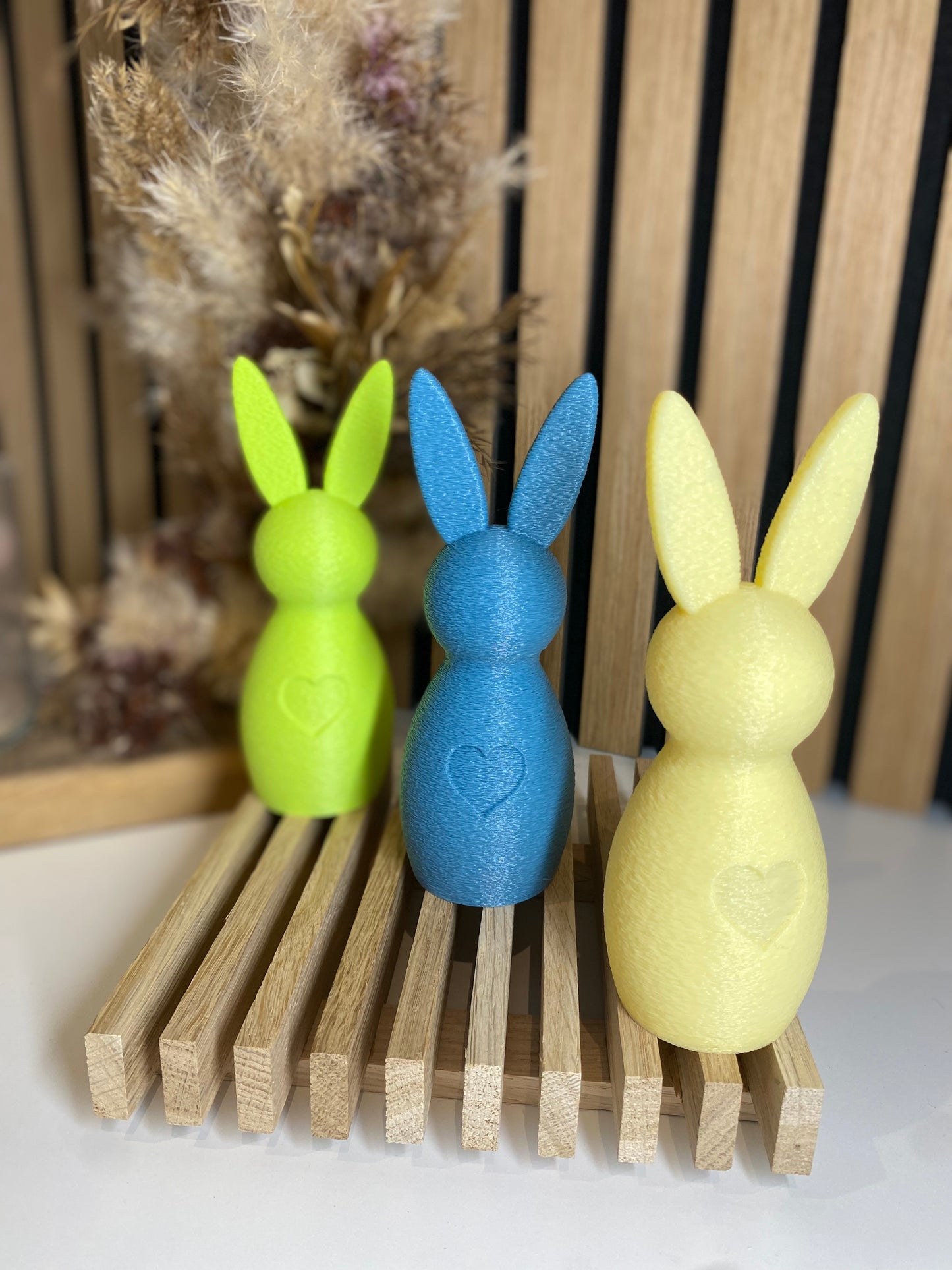 Moderner Osterhase mit Herz - tolle Osterdeko in zwei Größen