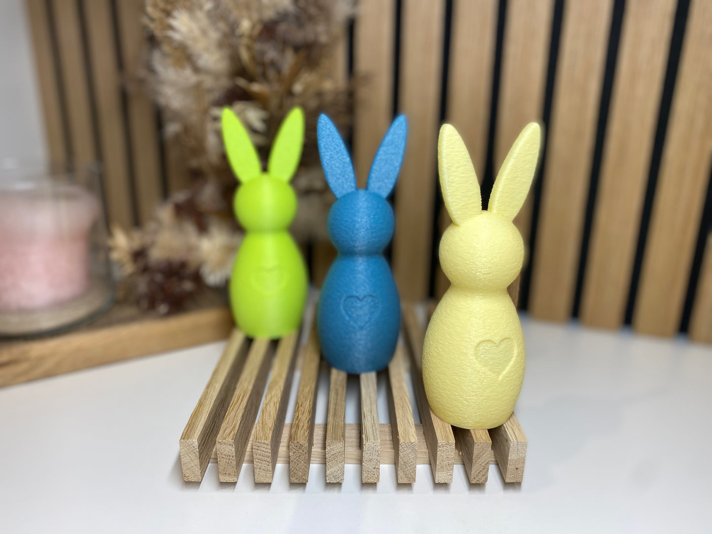 Moderner Osterhase mit Herz - tolle Osterdeko in zwei Größen