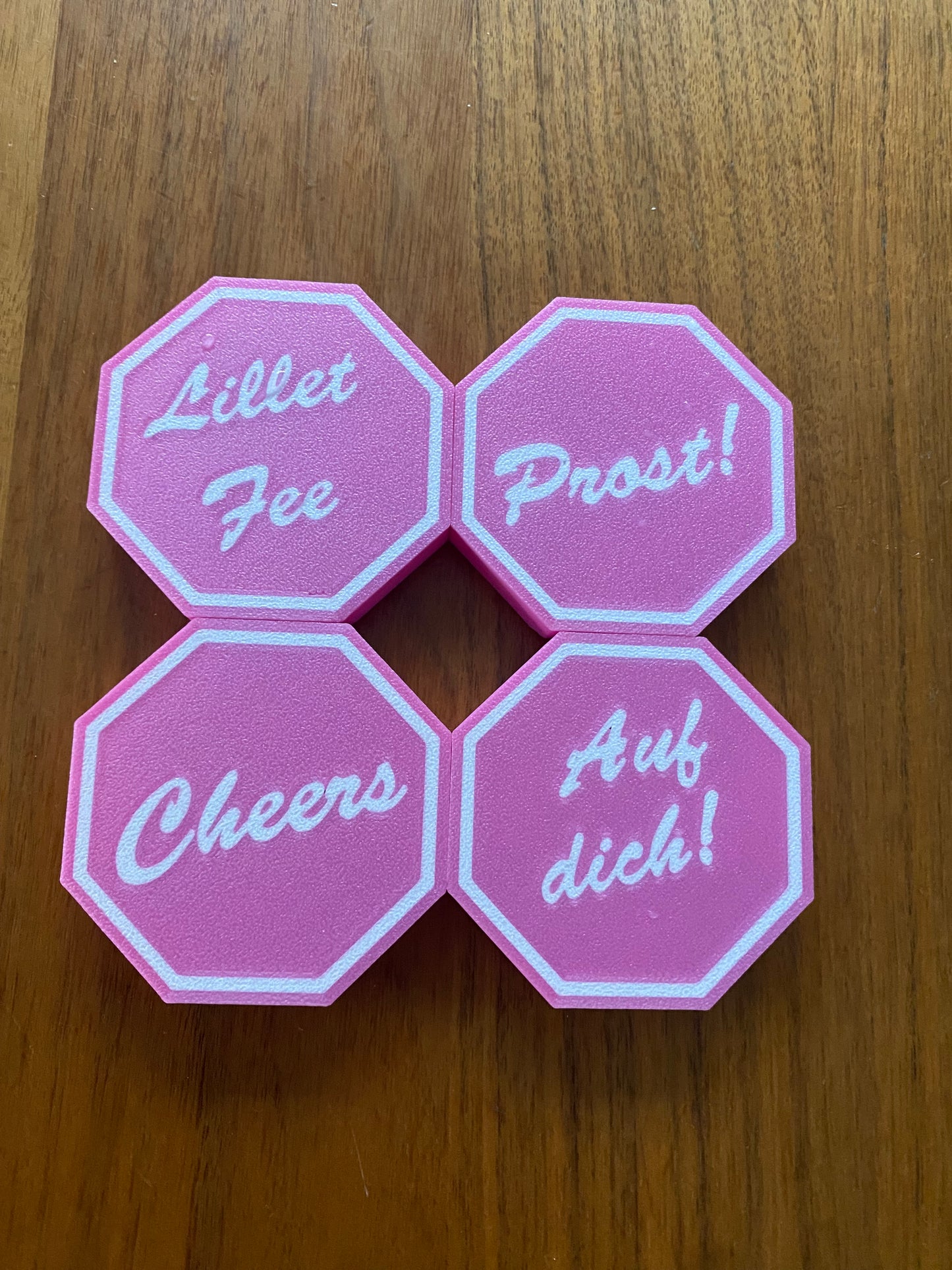 🍸 3D-gedruckter Flaschenanhänger – Oktagon mit frechen Sprüchen für besondere Anlässe