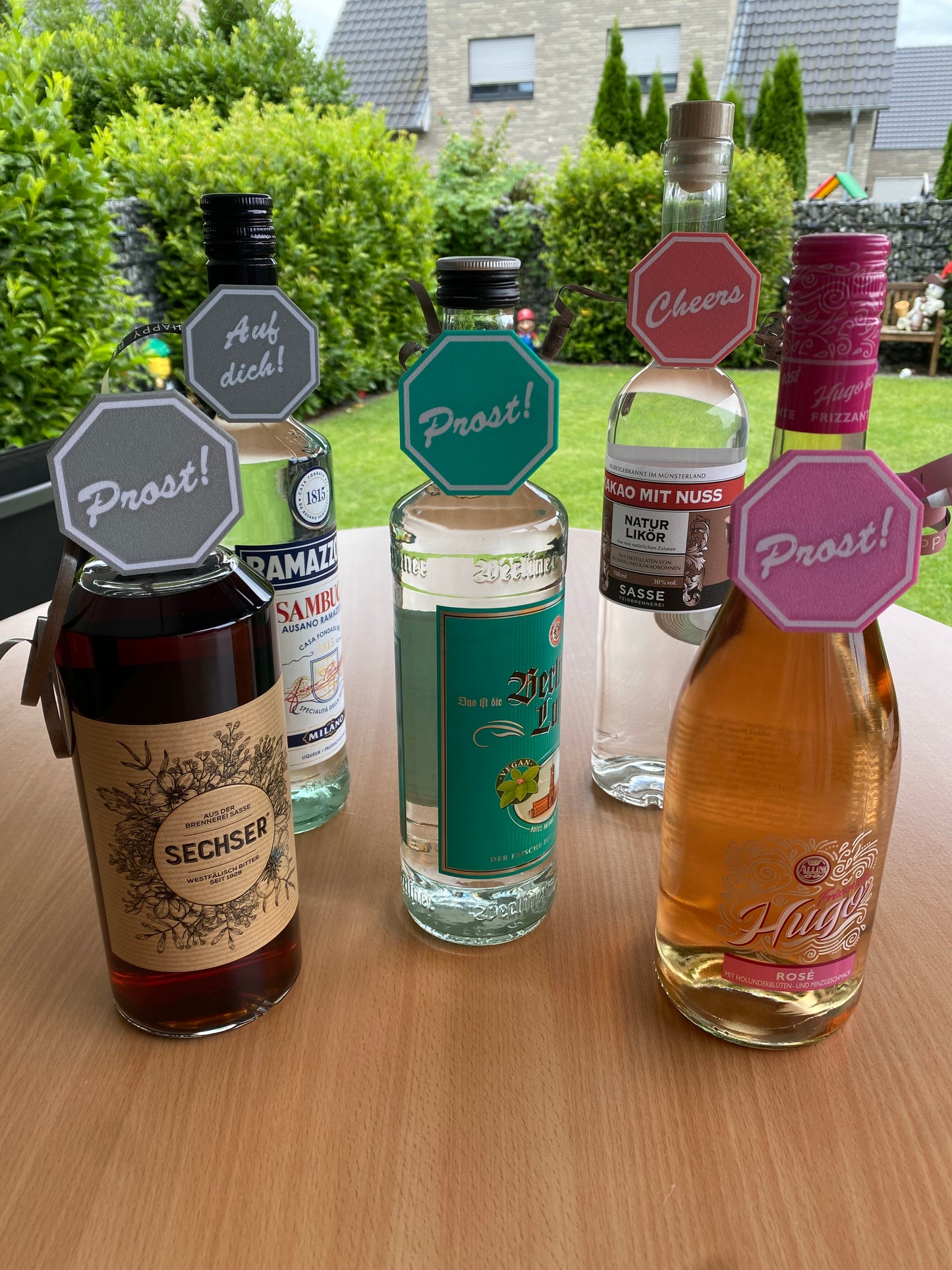 🍸 3D-gedruckter Flaschenanhänger – Oktagon mit frechen Sprüchen für besondere Anlässe