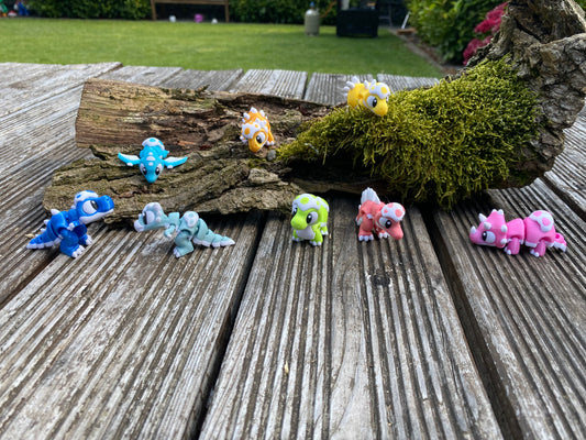 Bewegliche Dino Baby mit Eierschale – 3D-gedruckte Dinosaurierfiguren in verschiedenen Designs Sammlerfiguren