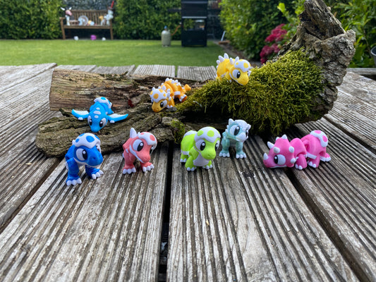 Bewegliche Dino Baby`s mit Eierschale – 3D-gedruckte Dinosaurierfiguren in verschiedenen Designs  Sammelfiguren